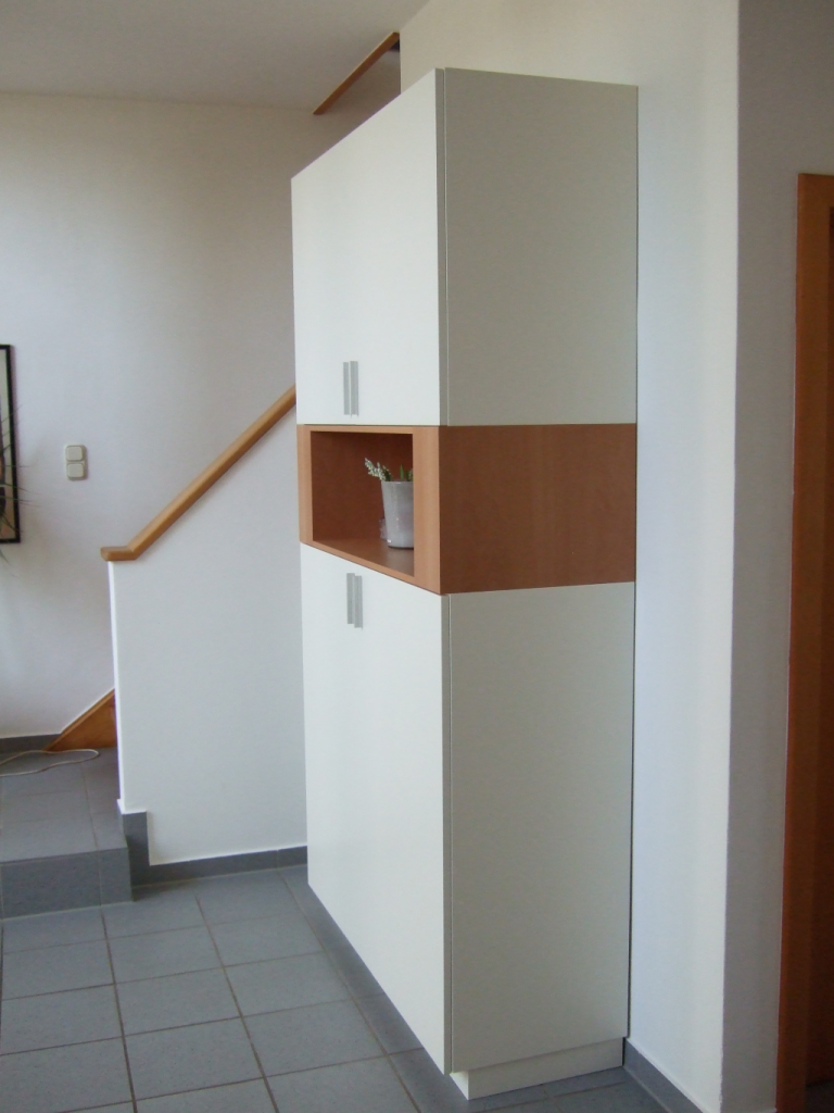 Schrank MDF lackiert, Mittelfach in Kirsche | Biber Tischlerei