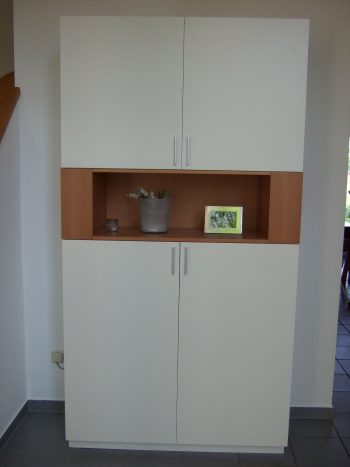 Schrank MDF lackiert, Mittelfach in Kirsche | Biber Tischlerei